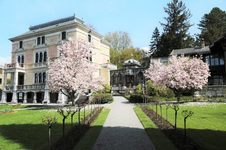 Villa Patumbah Villa